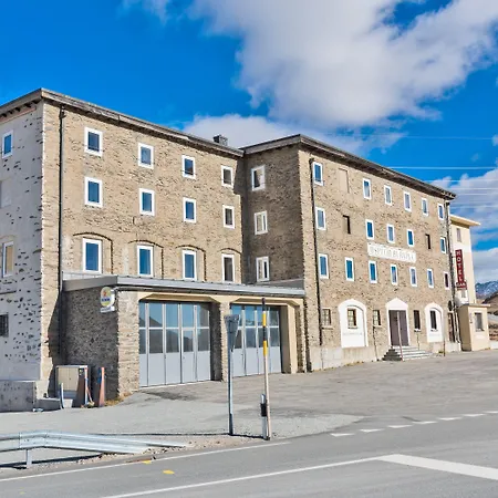 Bernina Hospiz אכסניה *