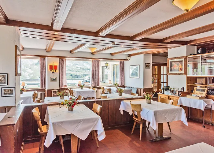 Hostal Bernina Hospiz *